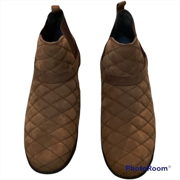 NEW!! Women’s Teva “De La Vina Dos” quilted suede chelsea bootie,  8 - Picture 4 of 8